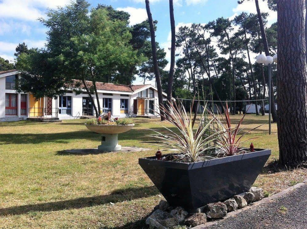 Hotel Sous Les Pins Ronce-les-Bains Exterior foto
